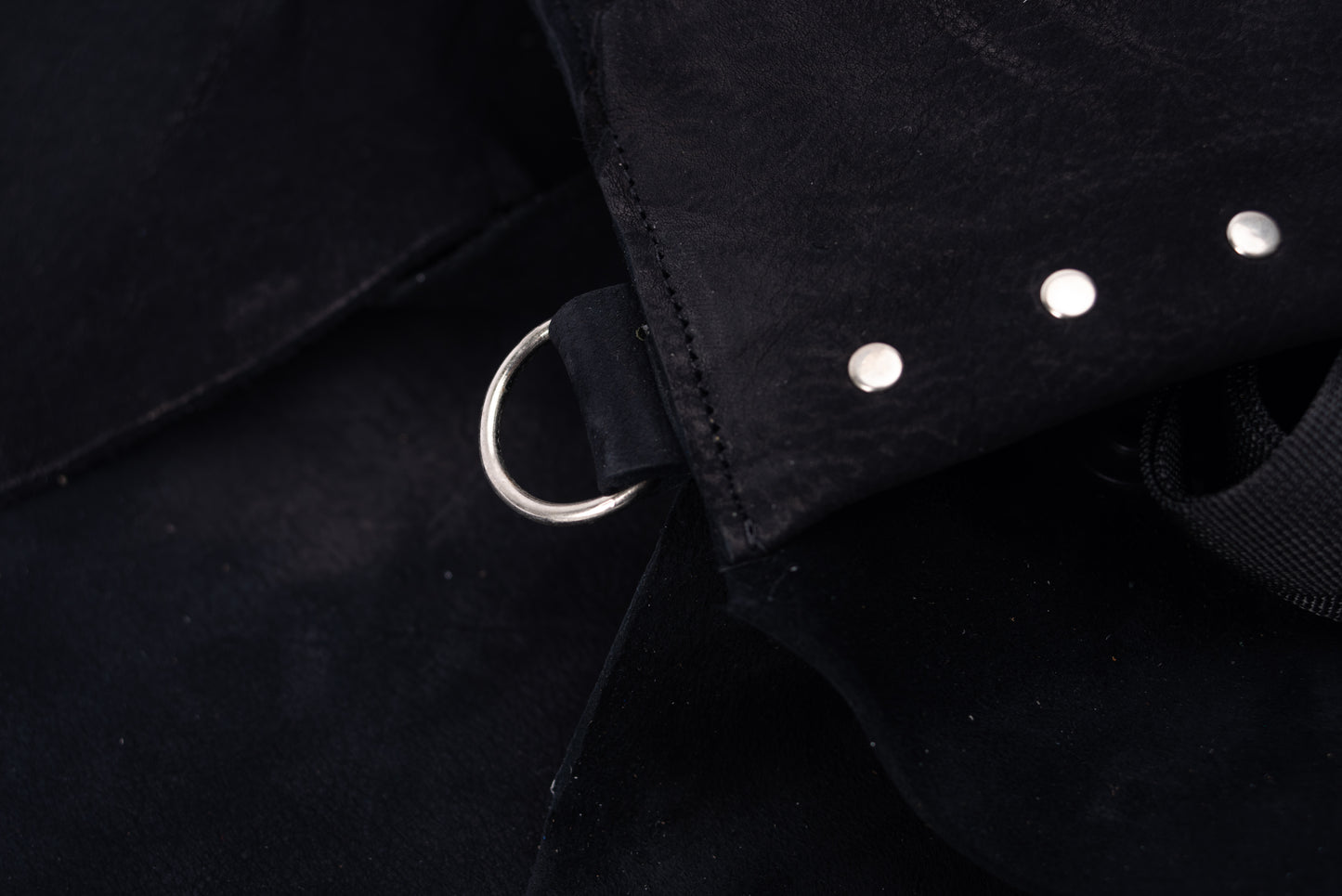 ‘Belly Pouch’ - Kudu Reverse (Black)