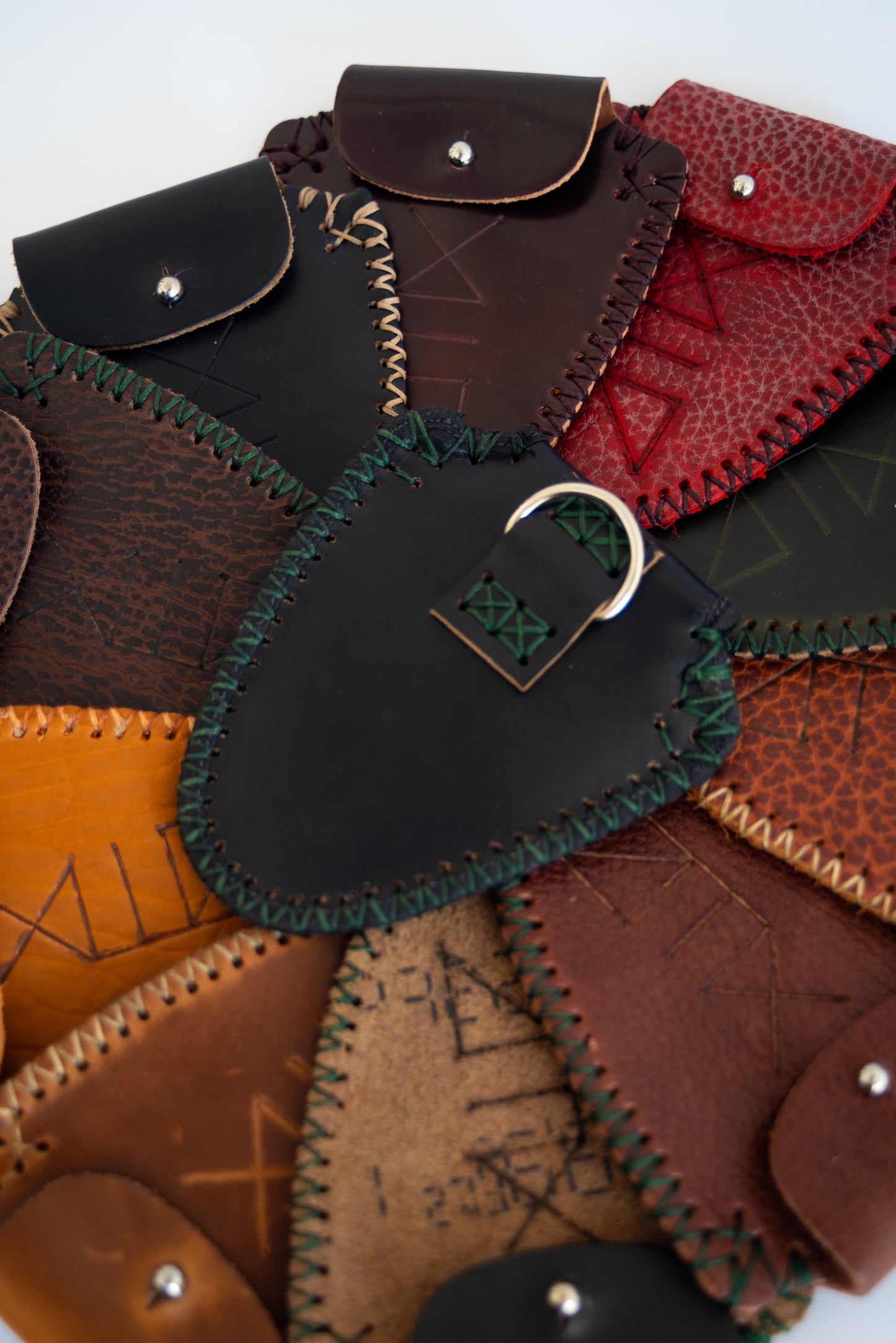 Mini Pouch 1.1 (Bordered Black)