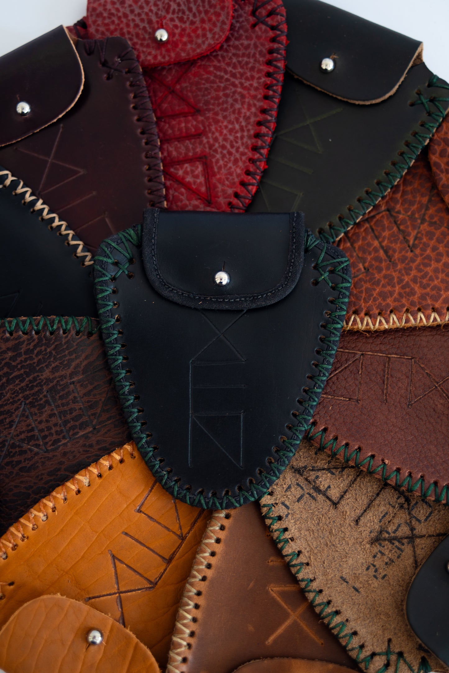 Mini Pouch 1.1 (Bordered Black)