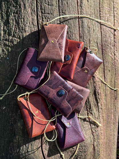 Spinal Cord Card Holder (Nutmeg)