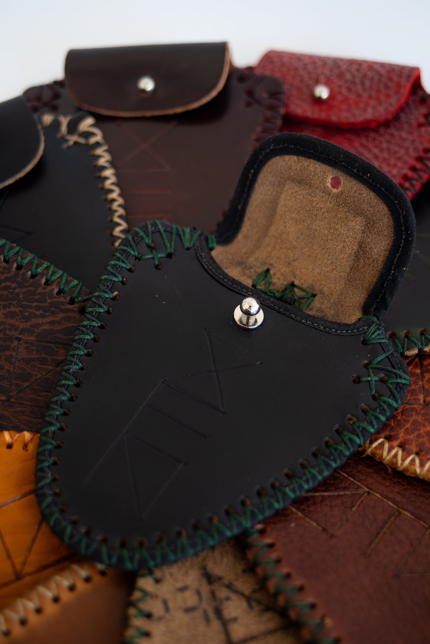 Mini Pouch 1.1 (Bordered Black)